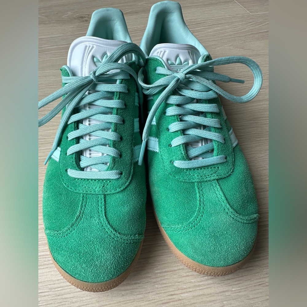 Adidas Gazelle Sneaker Women's Size: 7.5 Green & Flash Aqua & Gold - Picture 5 of 9